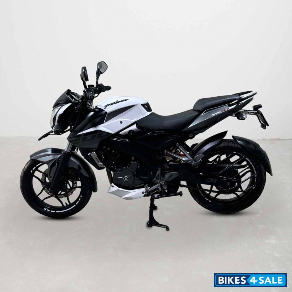 Bajaj Pulsar NS200