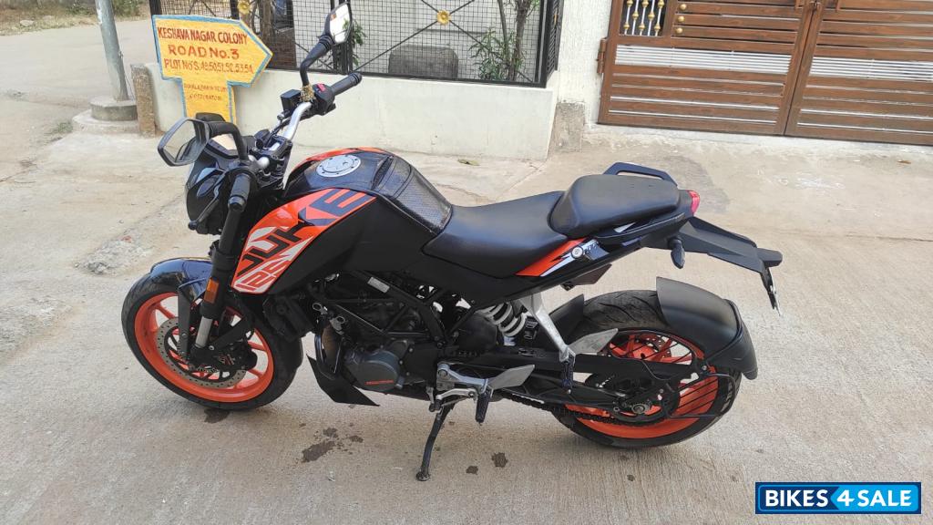 Electronic Orange KTM Duke 125 2020 Electronic Orange KTM Duke 125 2020