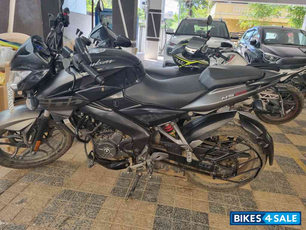 Bajaj Pulsar 200 NS ABS