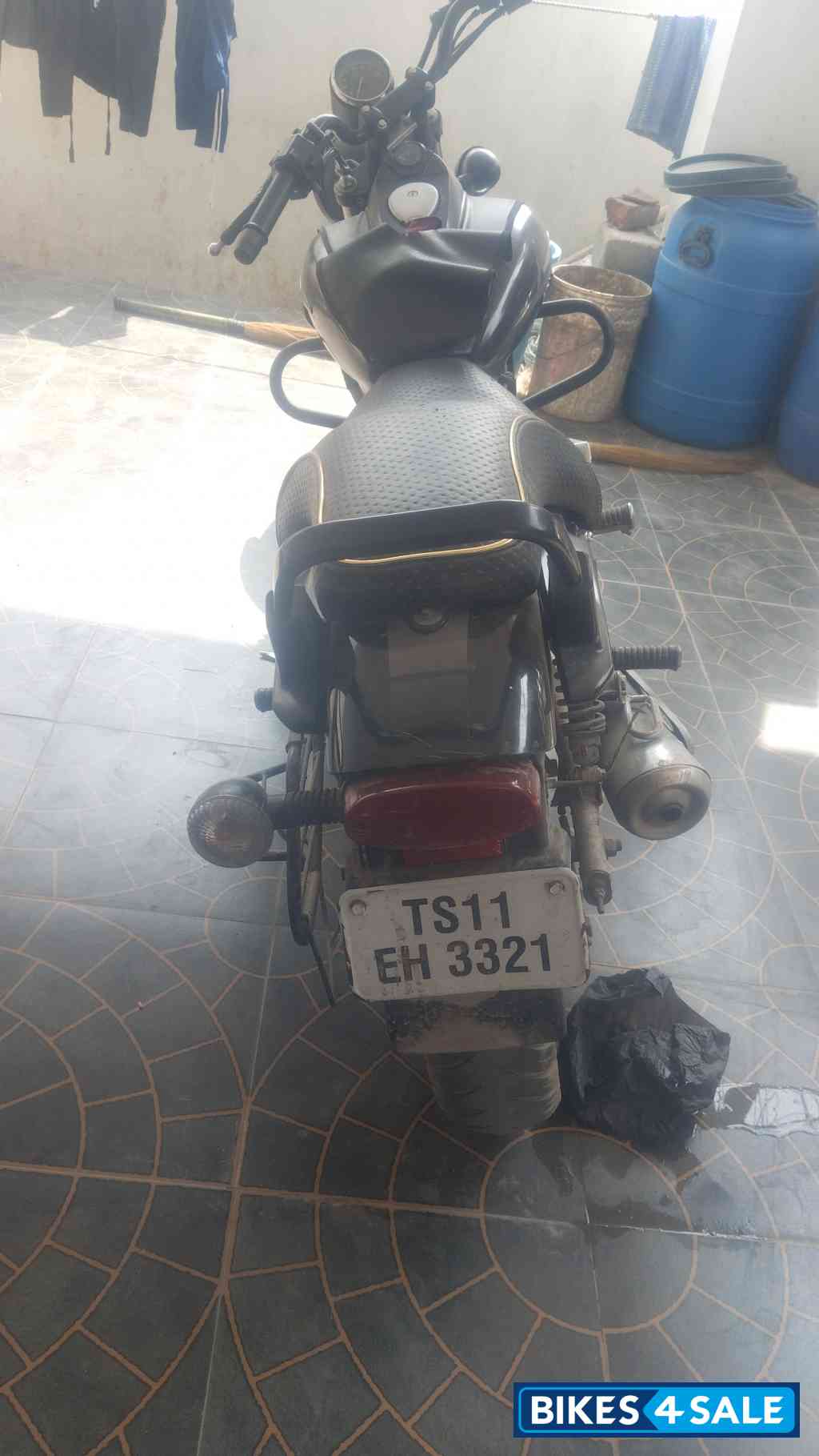 Bajaj Avenger Street 220