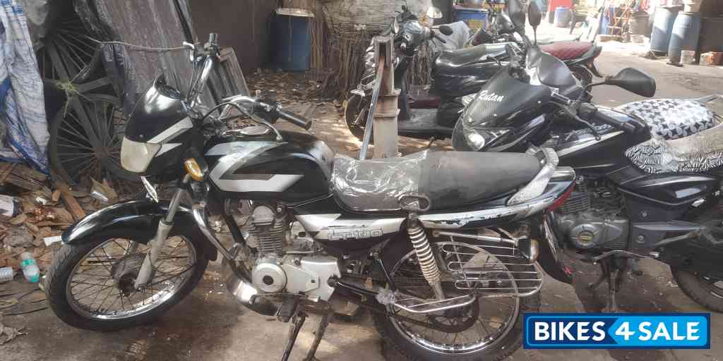 Black Bajaj CT 100