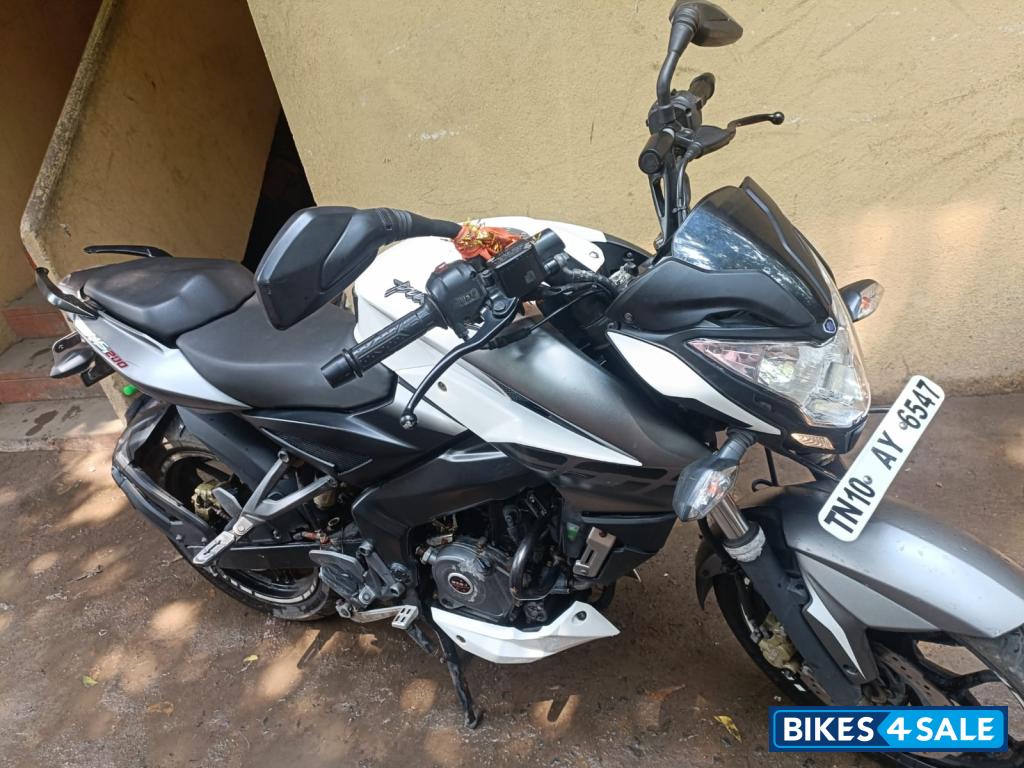 Bajaj Pulsar NS200