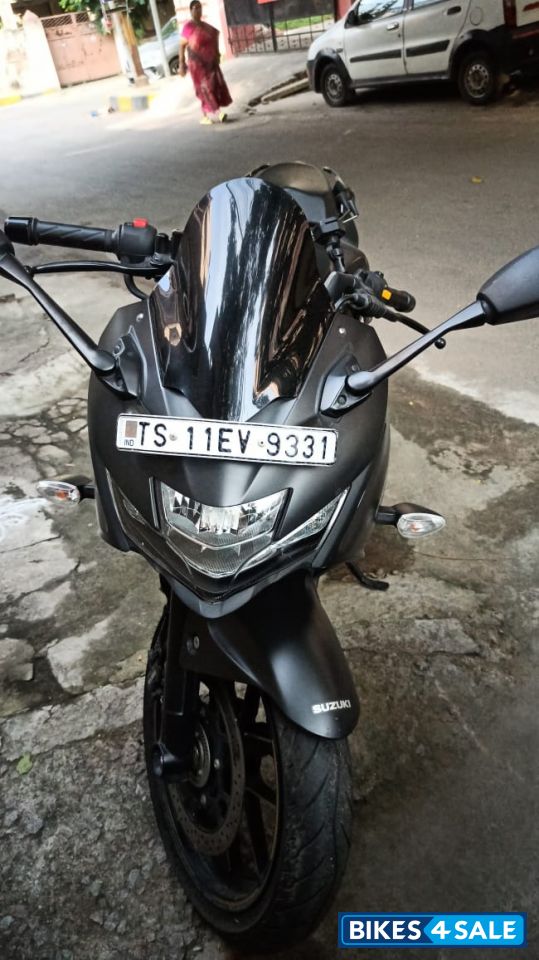 Matte Black Suzuki Gixxer SF 250