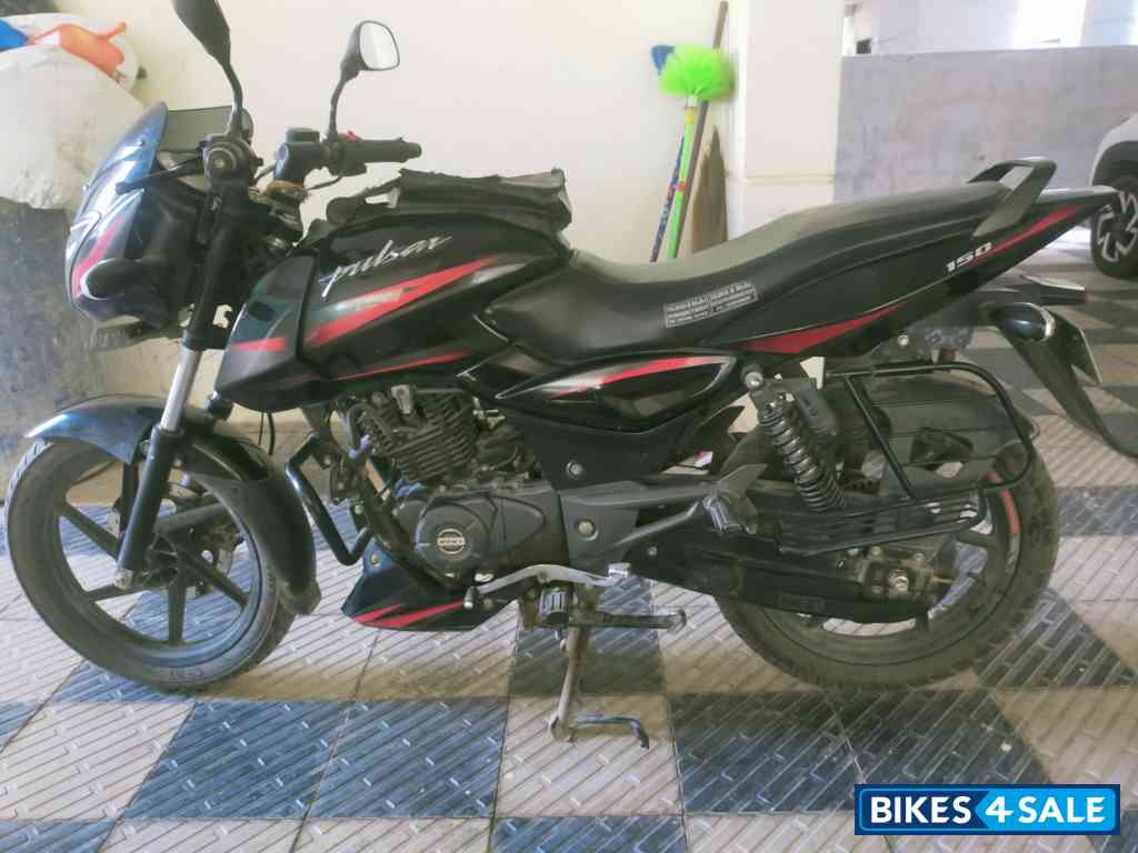 Black Bajaj Pulsar 150 DTSi