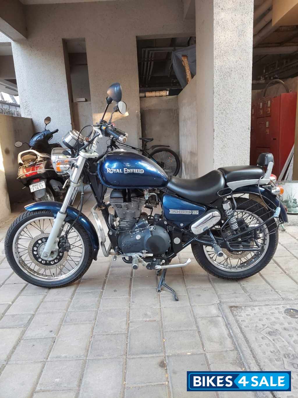 Marine Blue Royal Enfield Thunderbird 350