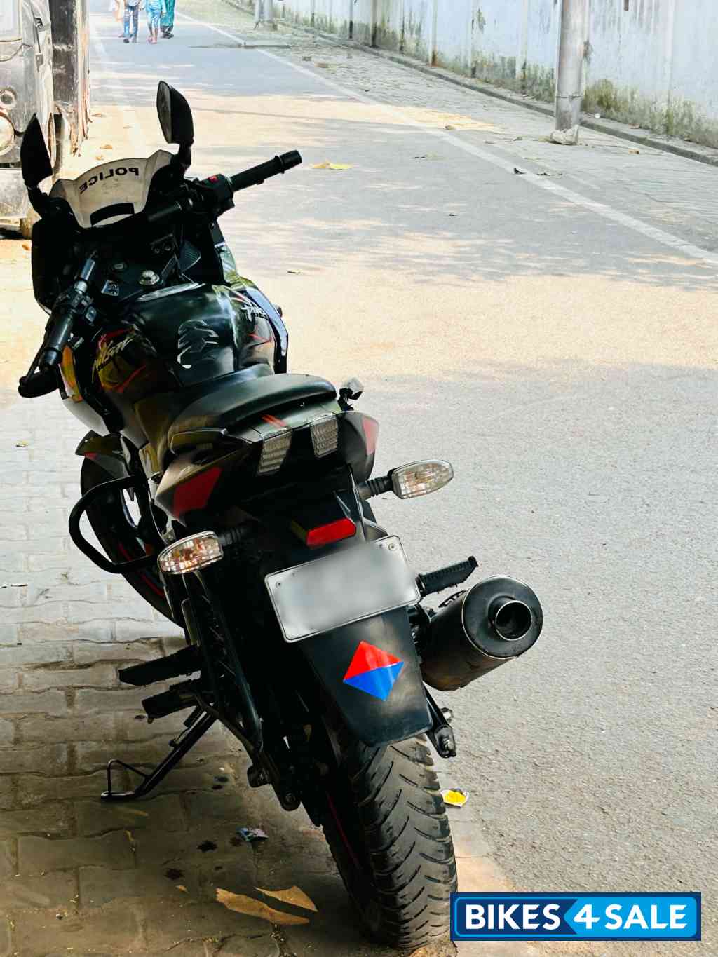 Black And Red Bajaj Pulsar 220F BS6