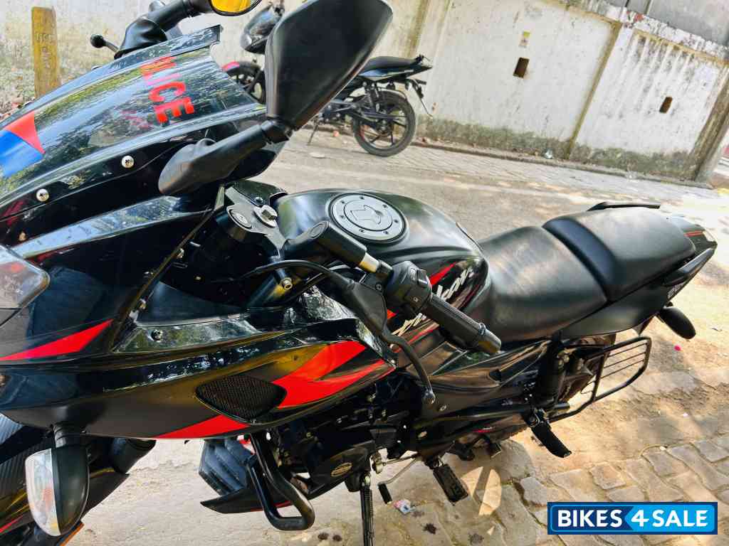 Black And Red Bajaj Pulsar 220F BS6