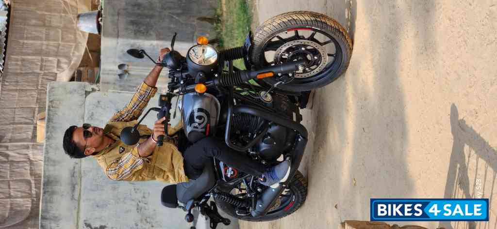 Royal Enfield Hunter 350 Metro