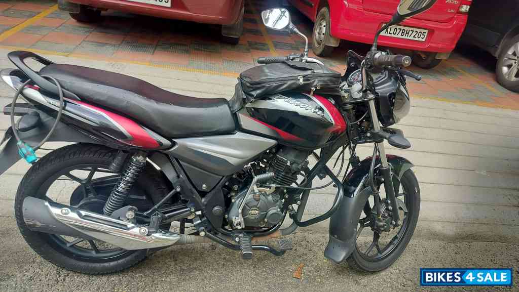 Black And Red Bajaj Discover DTSi 125