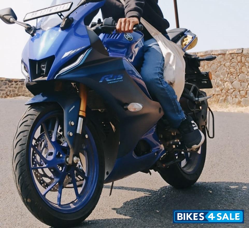 Yamaha R15 V4