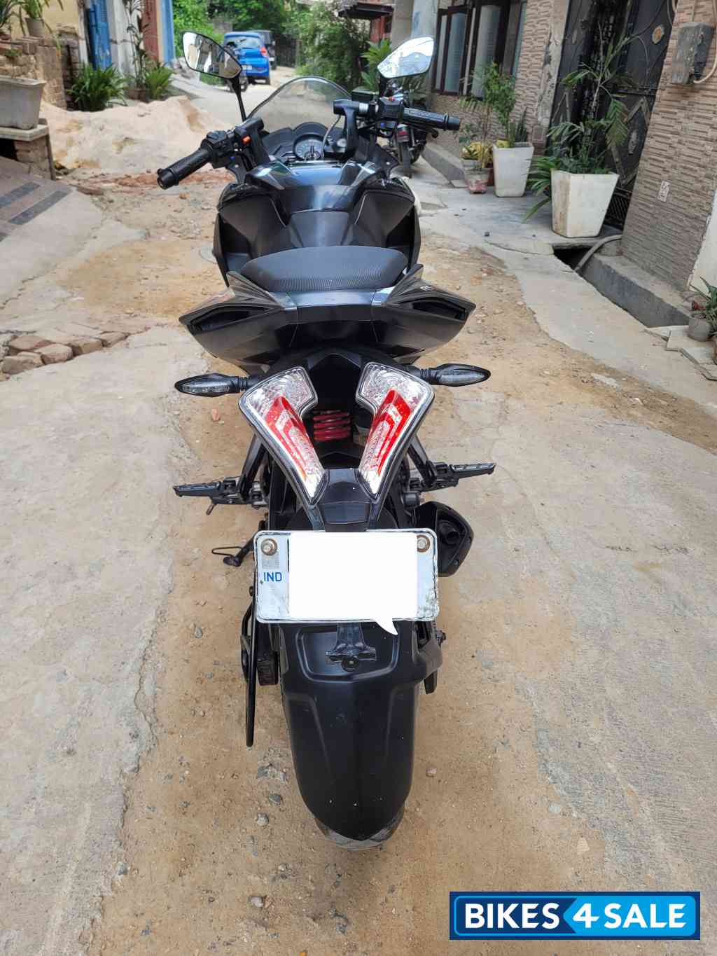 Bajaj Pulsar RS 200 ABS Bajaj Pulsar RS 200 ABS