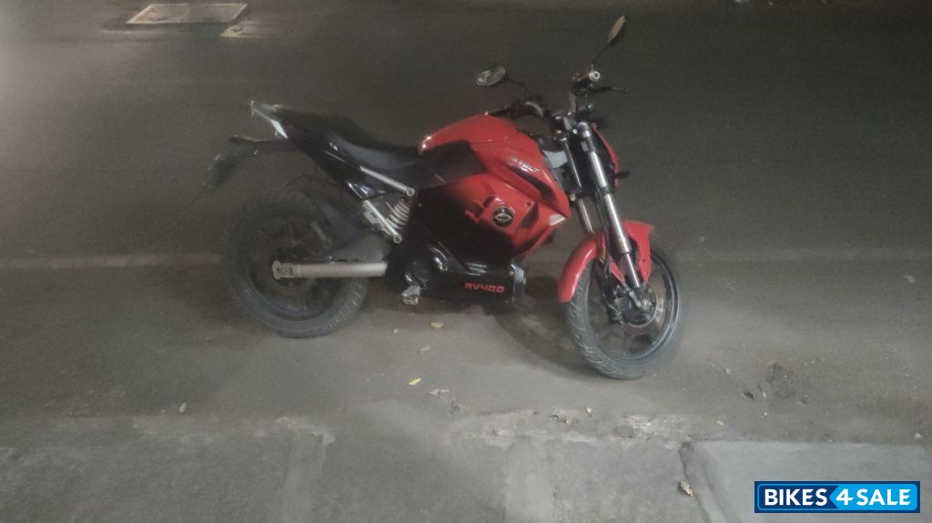 Revolt RV400 Eclipse Red