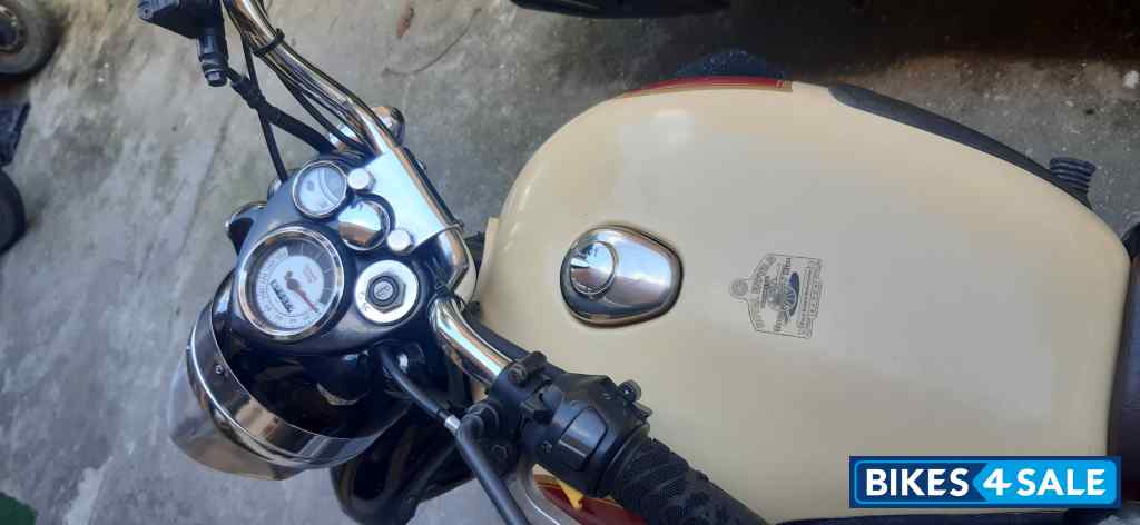 Royal Enfield Classic 500