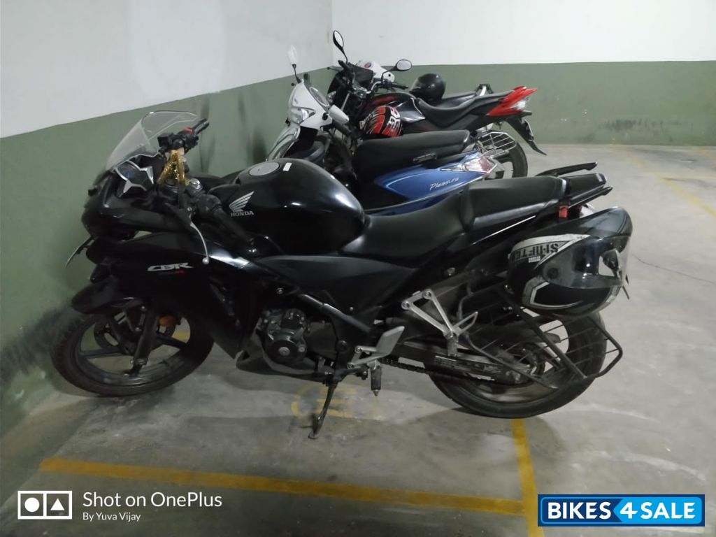 Black Honda CBR 250R ABS