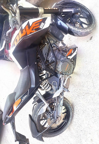 Black/orange KTM Duke 200