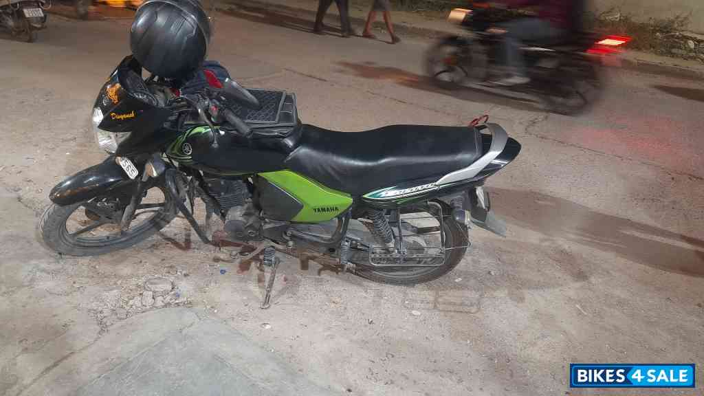 Green Yamaha Saluto 125 Green Yamaha Saluto 125