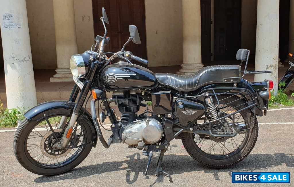 Black Royal Enfield Bullet 350 KS BS6