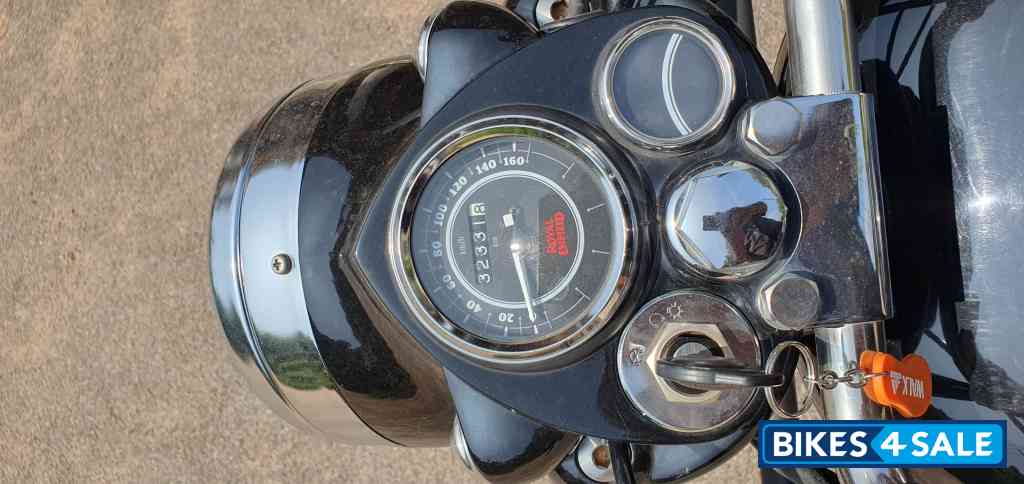 Black Royal Enfield Bullet 350 KS BS6