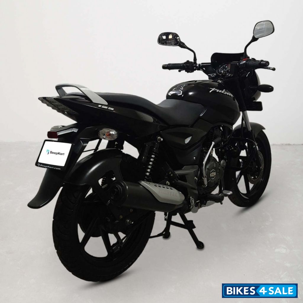 Bajaj Pulsar 125