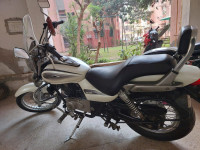 Moon White Bajaj Avenger Cruise 220