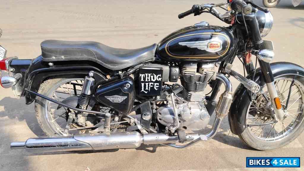 Black Royal Enfield Bullet Standard 350