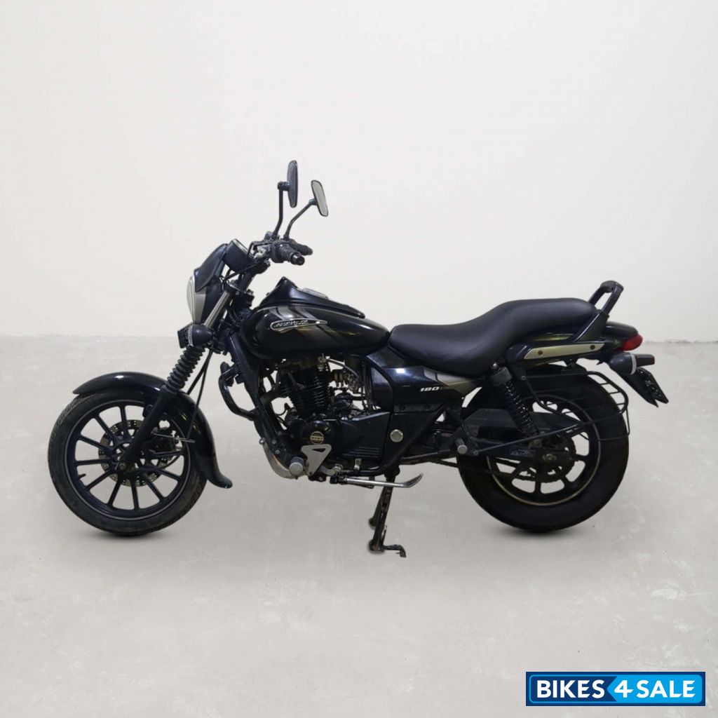 Bajaj Avenger Street 180