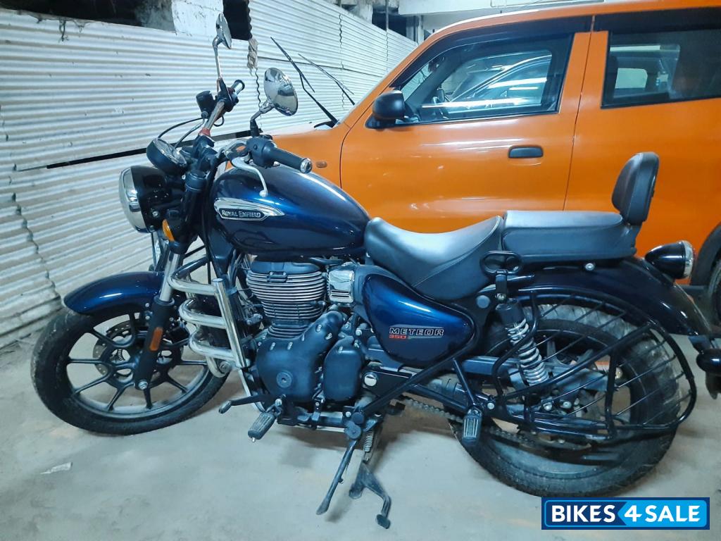 Blue Royal Enfield Meteor 350
