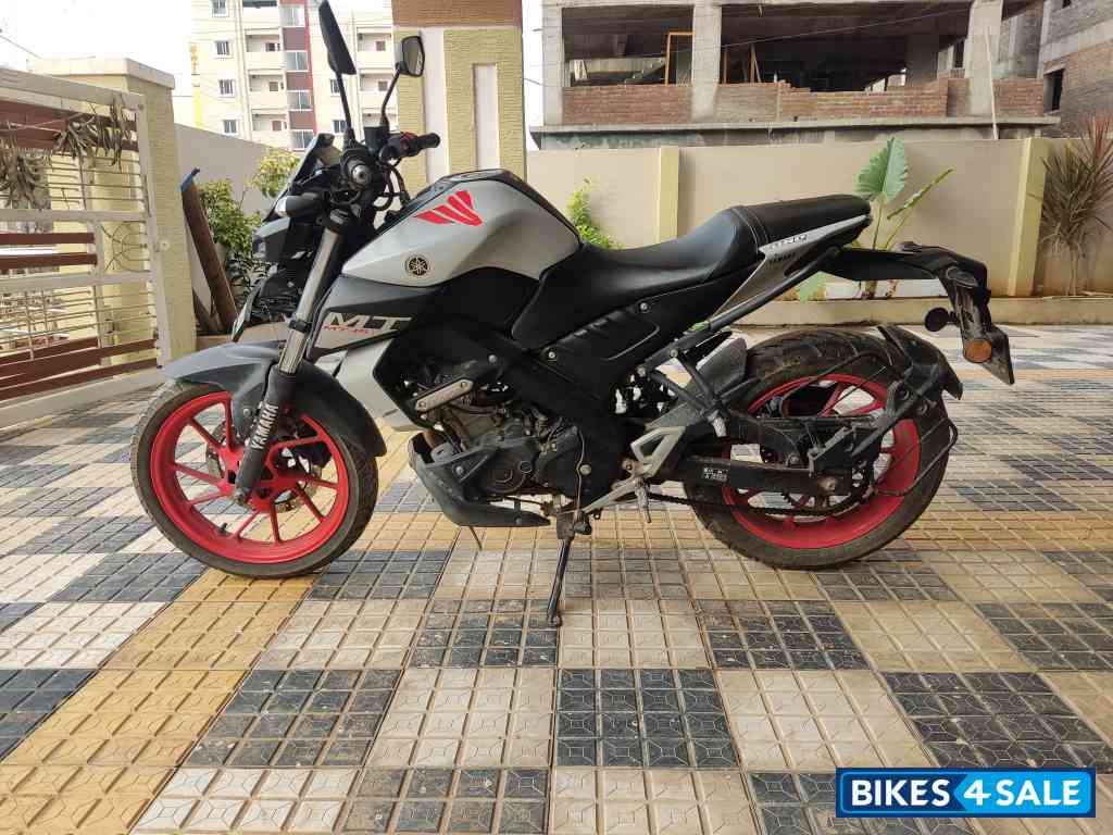 Ice Fluo-vermilion Yamaha MT-15 BS6