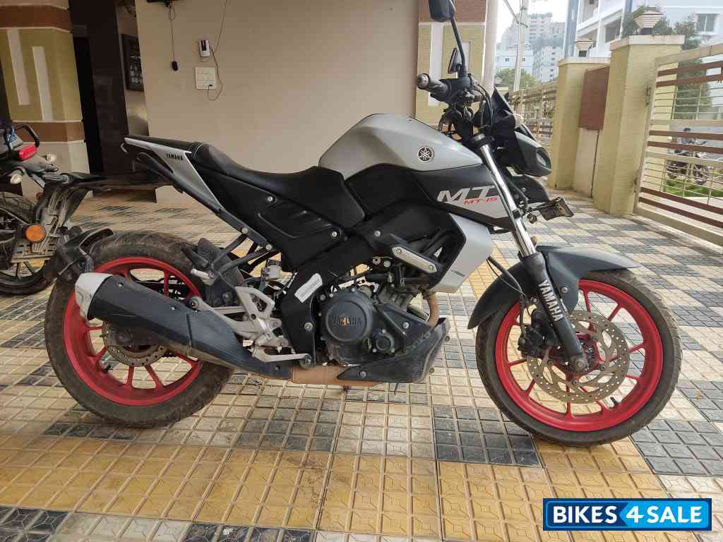 Ice Fluo-vermilion Yamaha MT-15 BS6