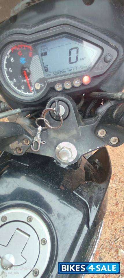 Black Bajaj Pulsar 180 DTSi Black Bajaj Pulsar 180 DTSi