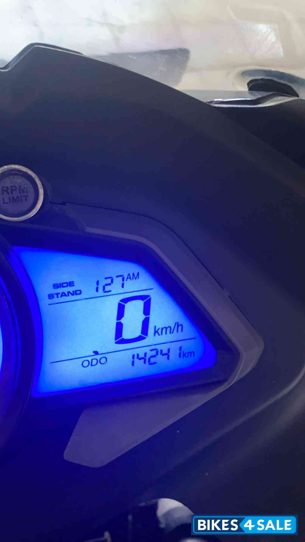 Bajaj Pulsar RS 200 ABS