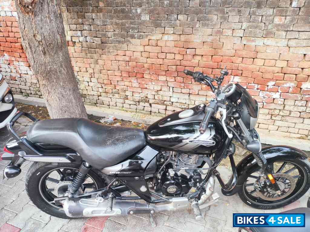 Bajaj Avenger Street 160 BS6
