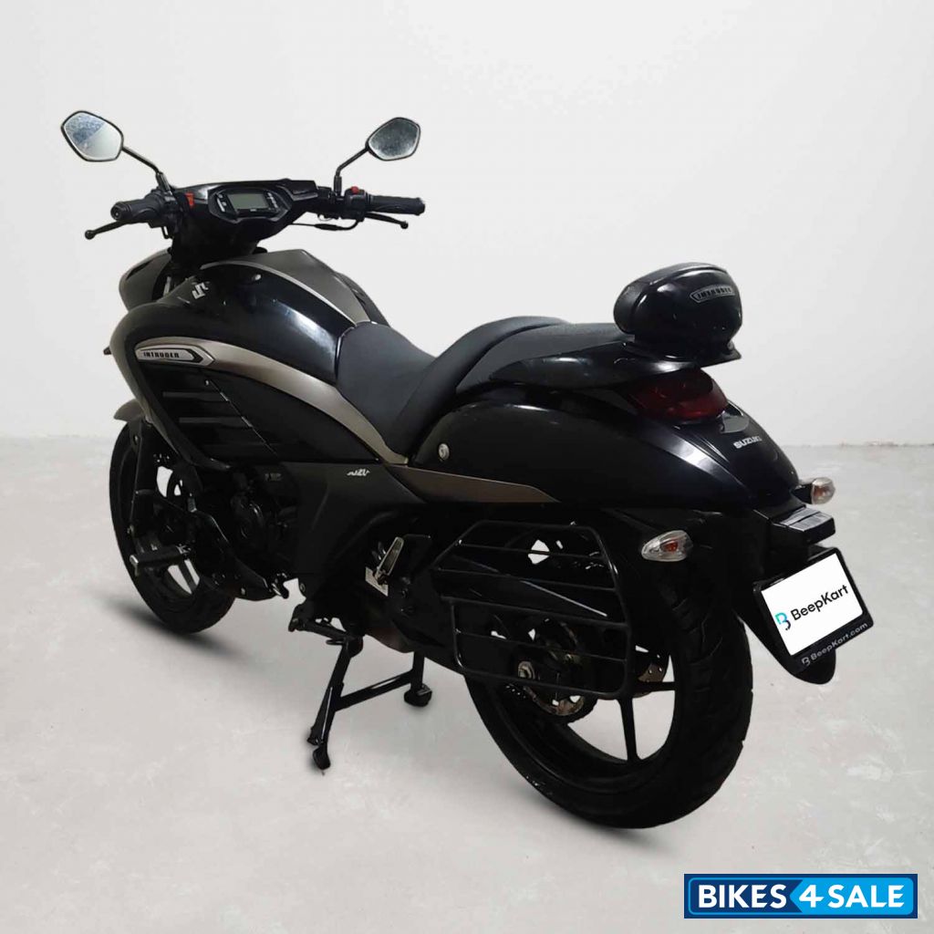 Suzuki Intruder 150