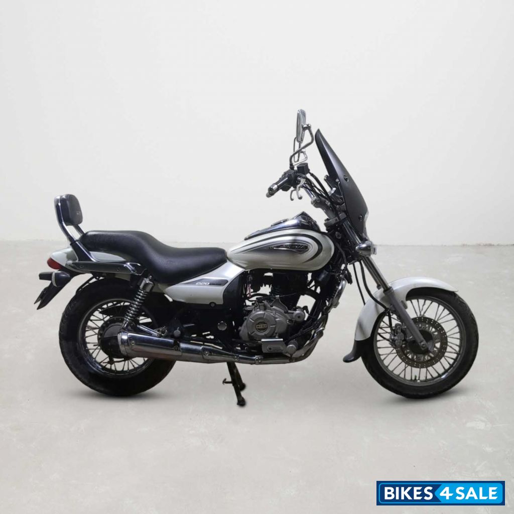 Bajaj Avenger Cruise 220
