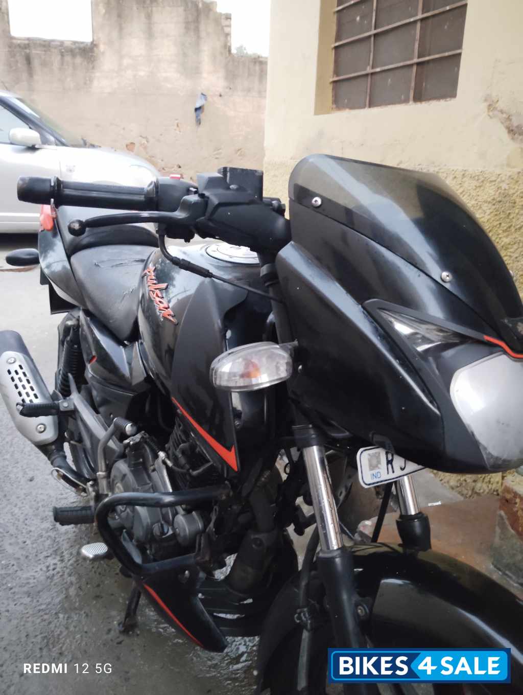 Black Bajaj pulsar 125 Black Bajaj pulsar 125