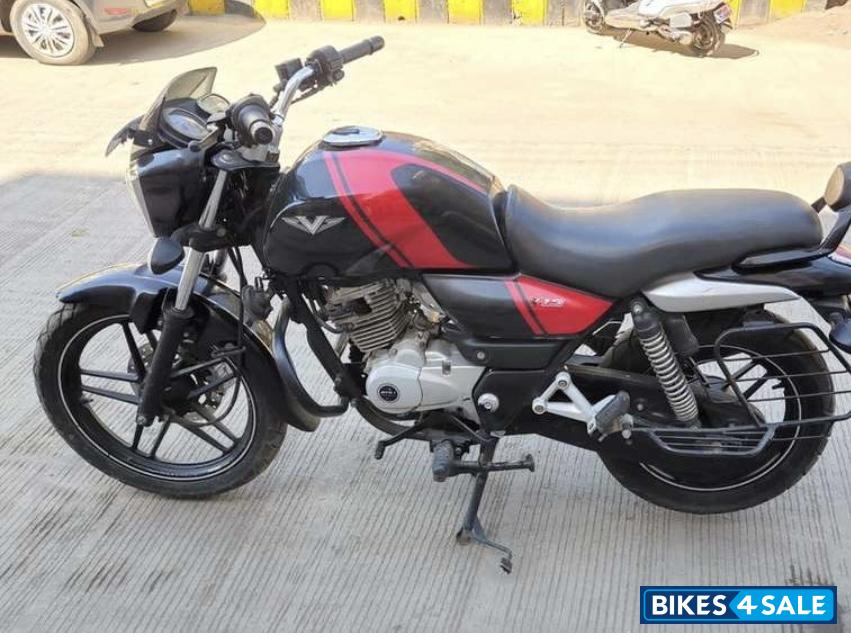 Bajaj V15