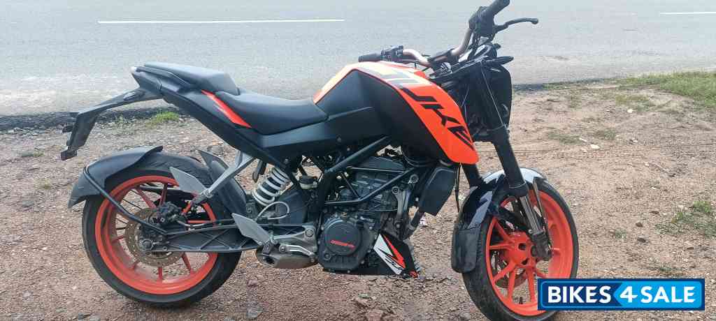 KTM Duke 125