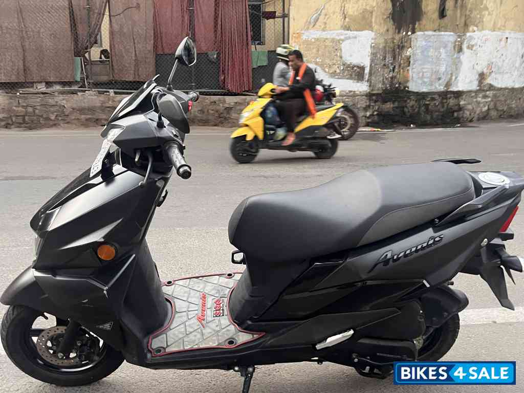 Suzuki Avenis 125 Ride Connect Edition