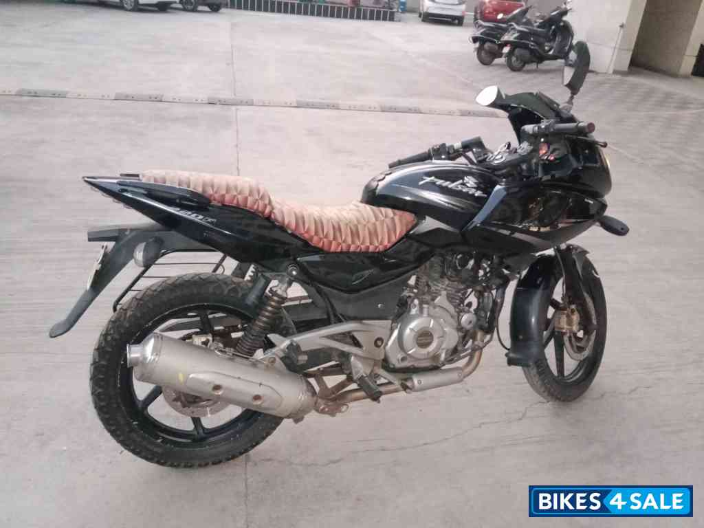 Black Bajaj Pulsar 220F