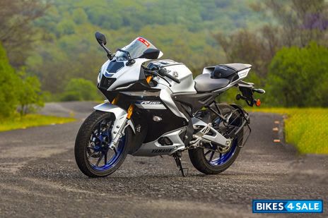 Yamaha R15M