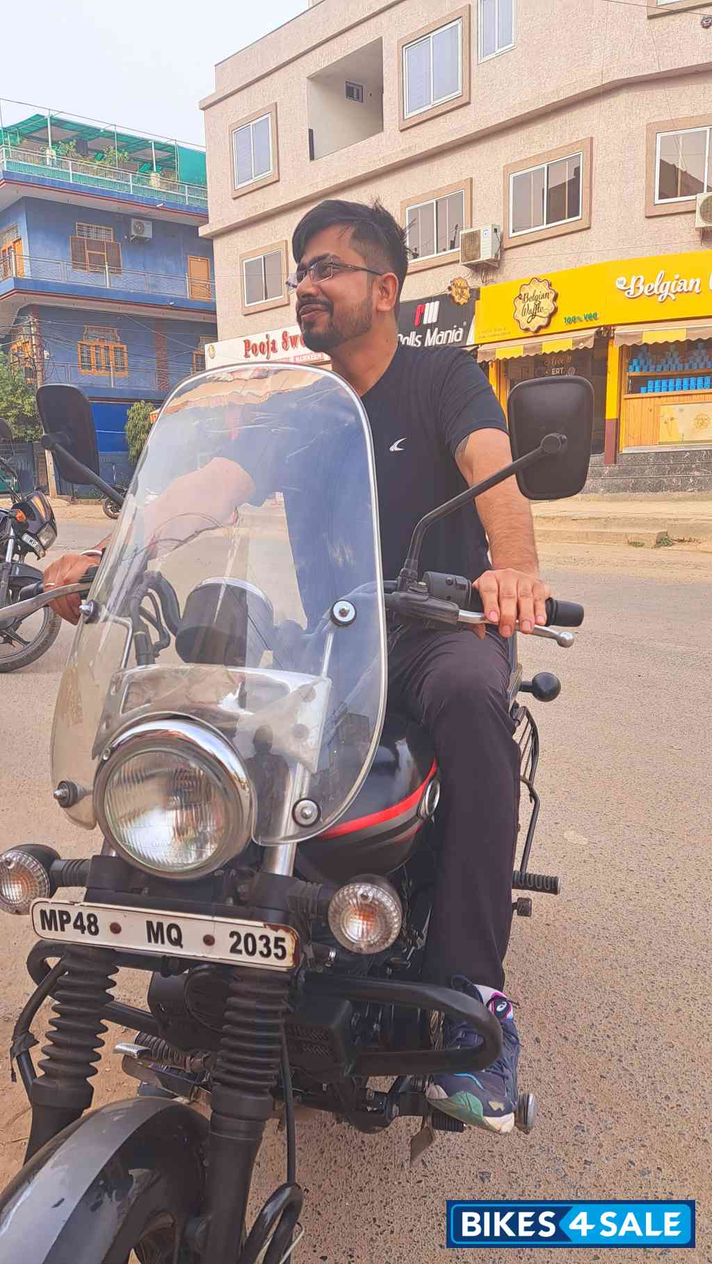 Bajaj Avenger 220 DTS-i