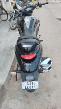 Black/ Metty Silver Suzuki Intruder 150