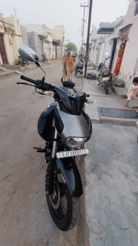 Black/ Metty Silver Suzuki Intruder 150