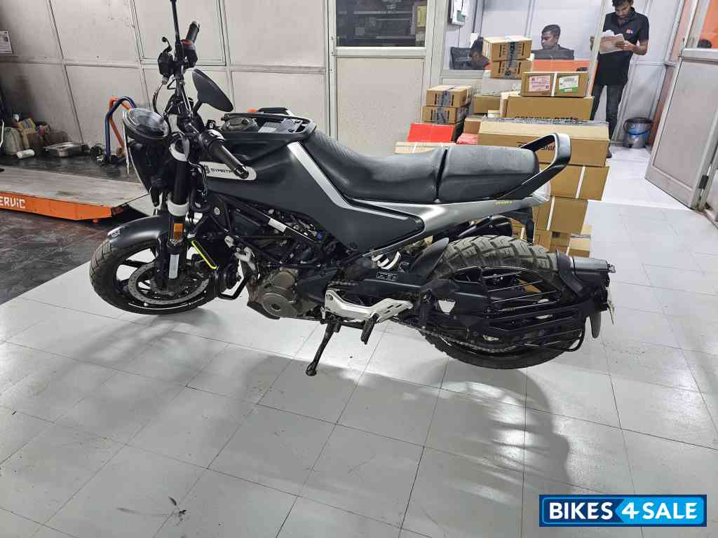 Husqvarna Svartpilen 250