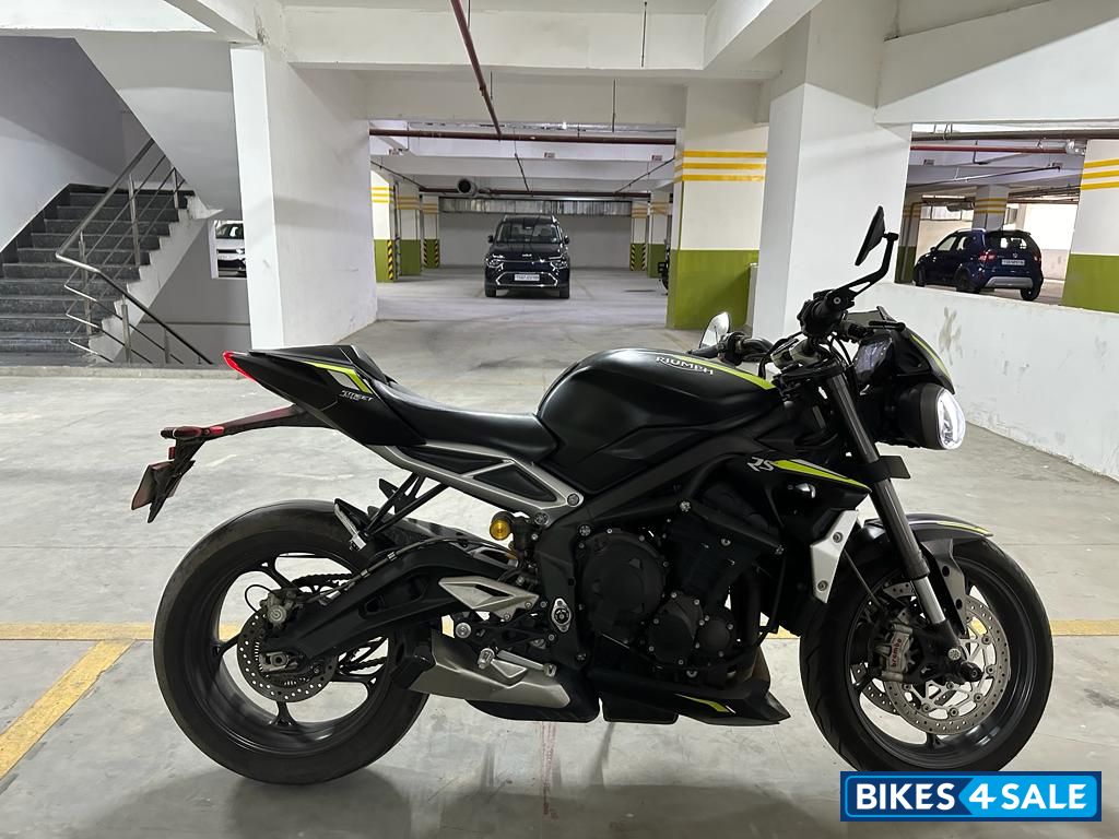 Matt Black Triumph Street Triple RS