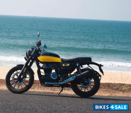 Yellow And Black Honda CB350RS