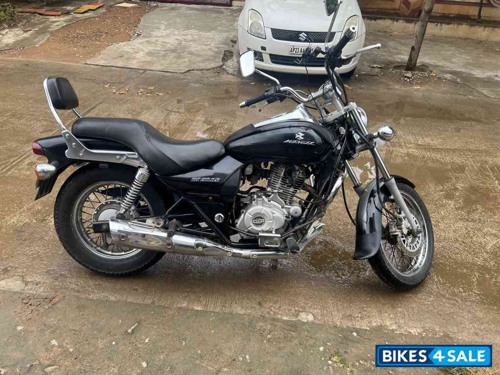 Bajaj Avenger 220 DTS-i
