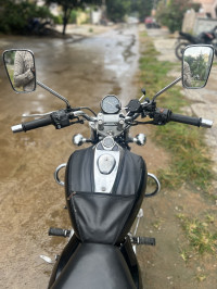 Bajaj Avenger 220 DTS-i