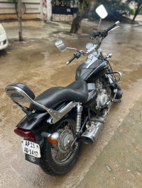 Bajaj Avenger 220 DTS-i