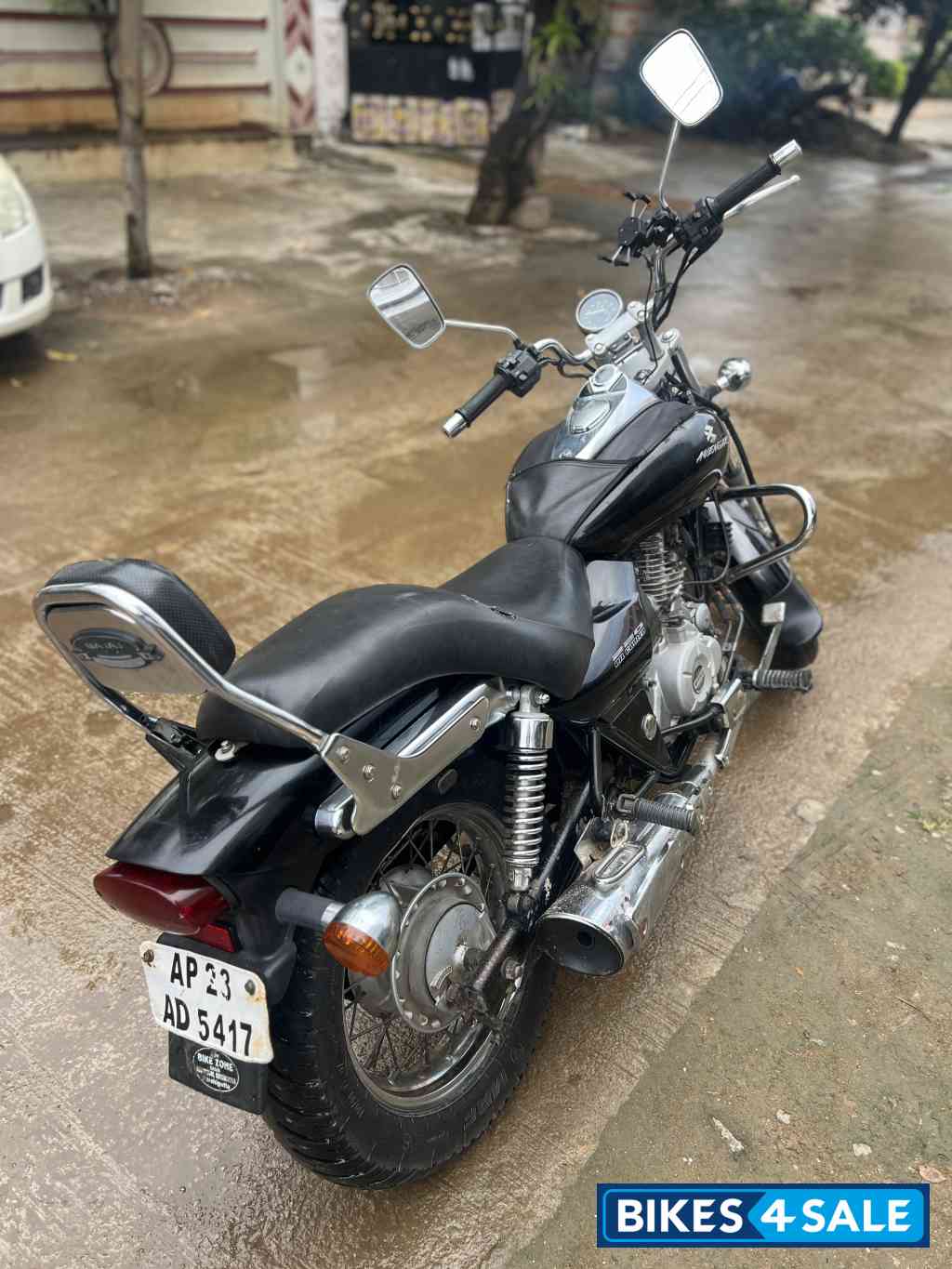 Bajaj Avenger 220 DTS-i Bajaj Avenger 220 DTS-i